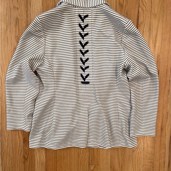 Chico’s women’s striped blazer. - Picture 2 of 8